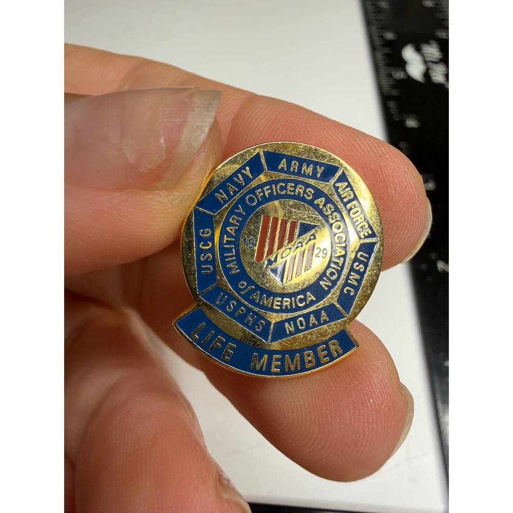 Military Officers Association of America MOAA Life Member Pin Gold Tone Enamel
